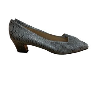 Salvatore Ferragamo Grey Suede Round Toe Low Heel Pumps Size 8.5 AA